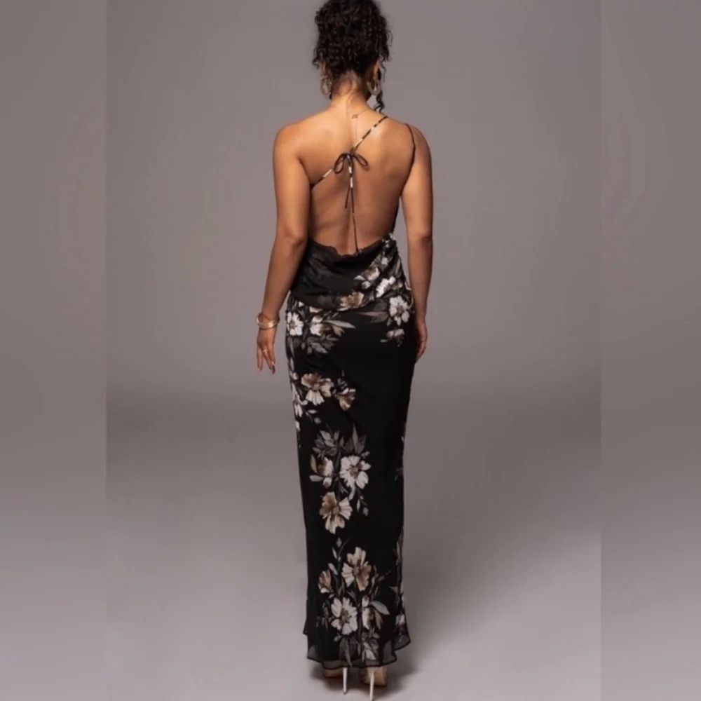 Dress - Picture 2 of 4